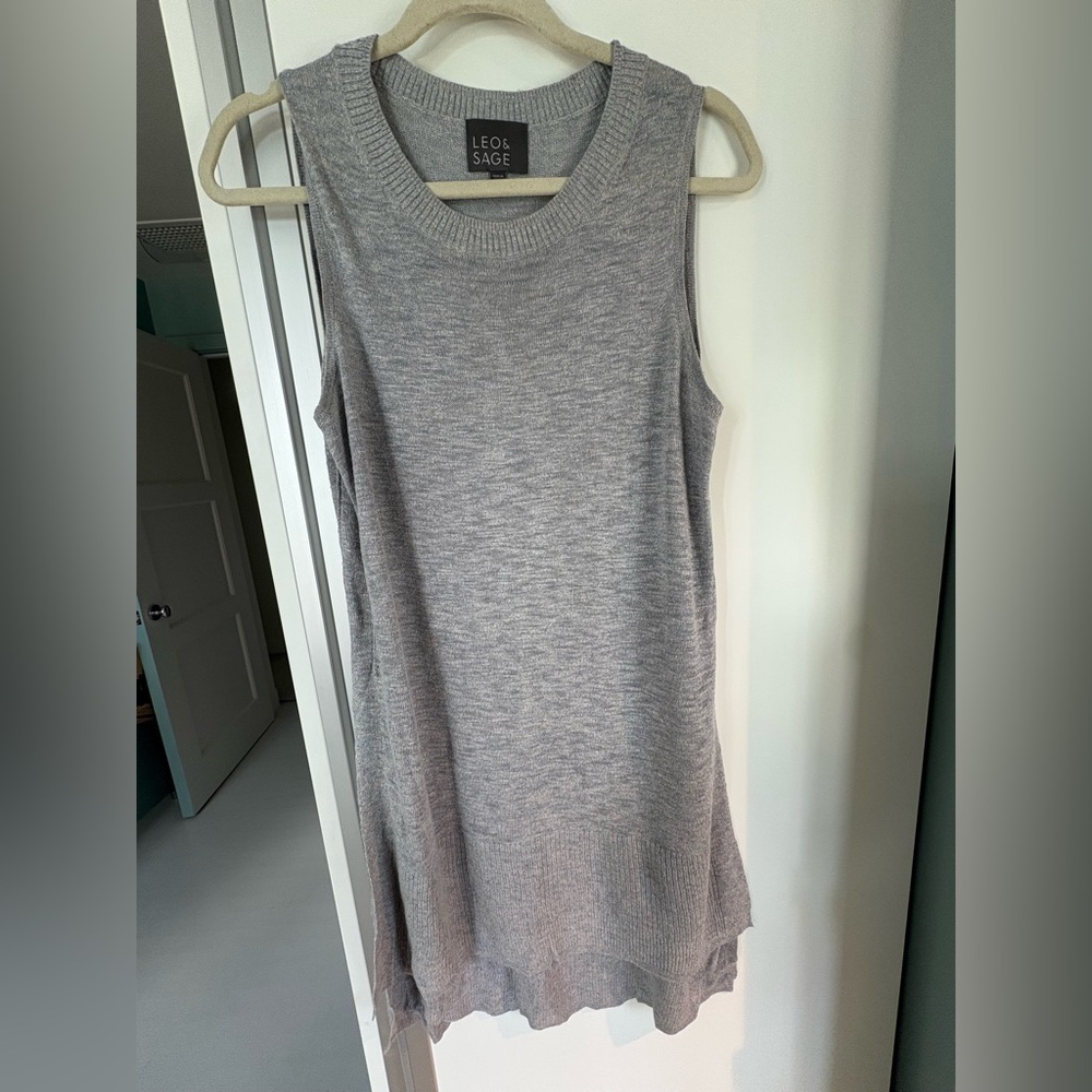 Leo & Sage blueish grey Knit Sleeveless Sweater